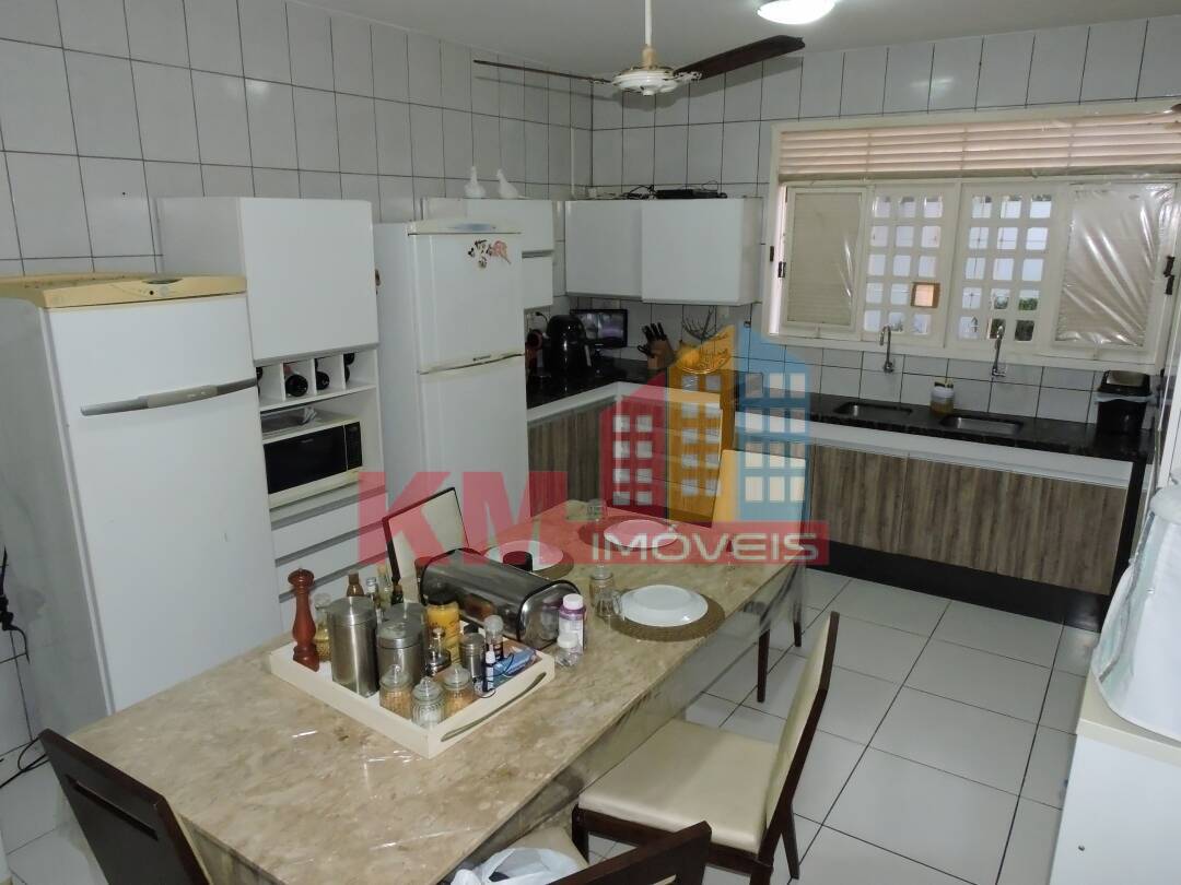 Casa à venda com 3 quartos, 290m² - Foto 10