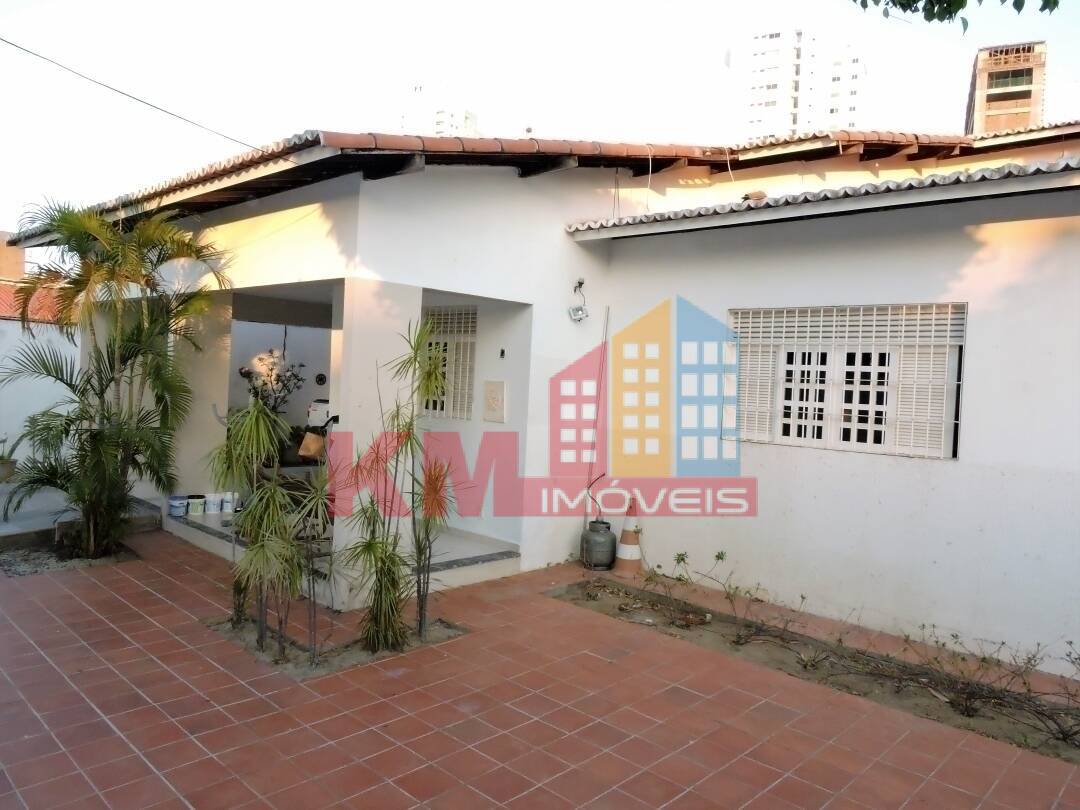 Casa à venda com 3 quartos, 290m² - Foto 3