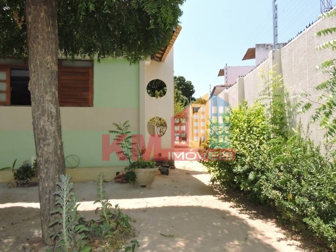 Casa à venda com 3 quartos, 301m² - Foto 7