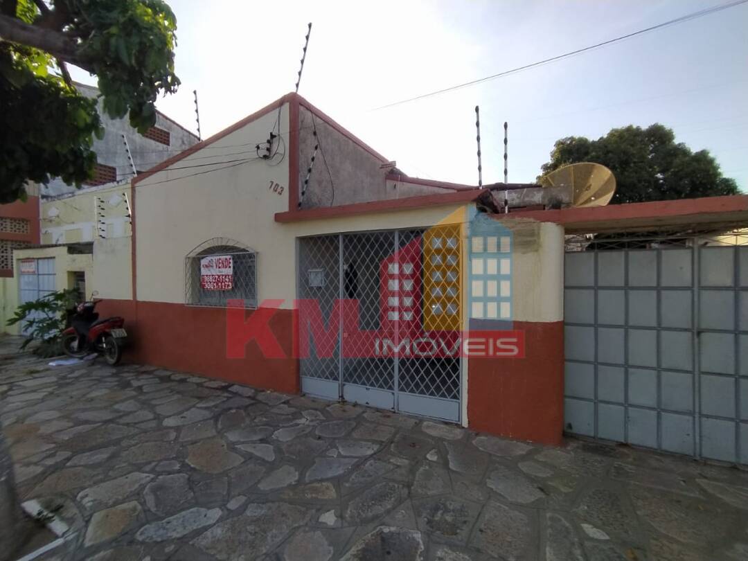 Casa à venda com 3 quartos, 540m² - Foto 1