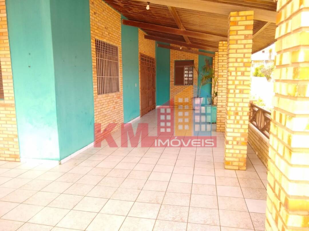 Casa à venda com 5 quartos, 280m² - Foto 2