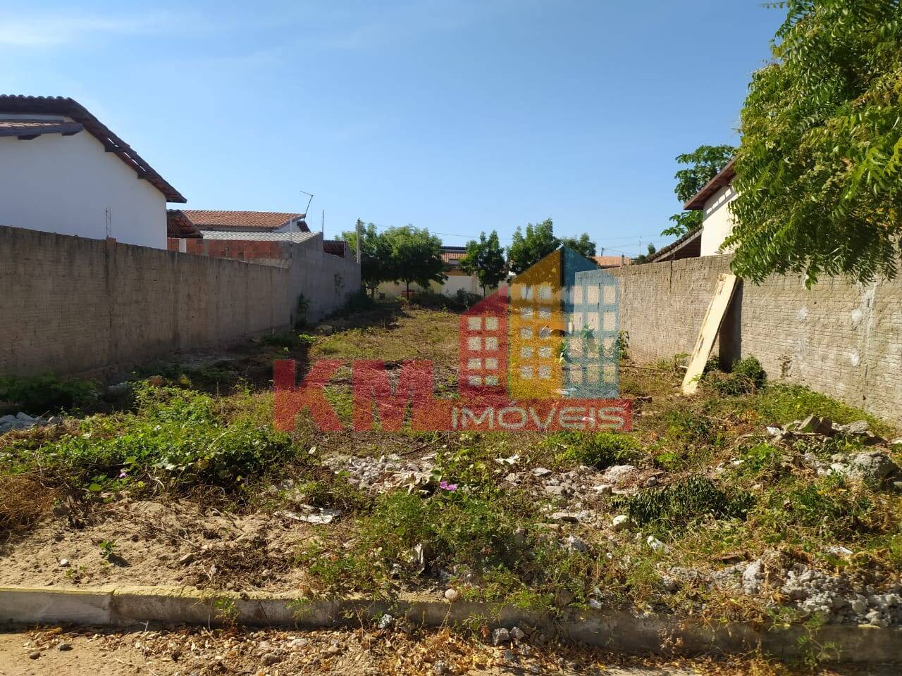 Terreno à venda, 198m² - Foto 1