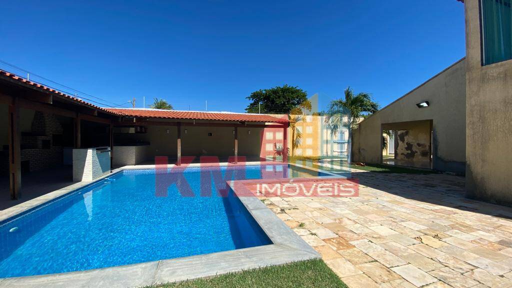 Casa à venda com 6 quartos, 1350m² - Foto 1