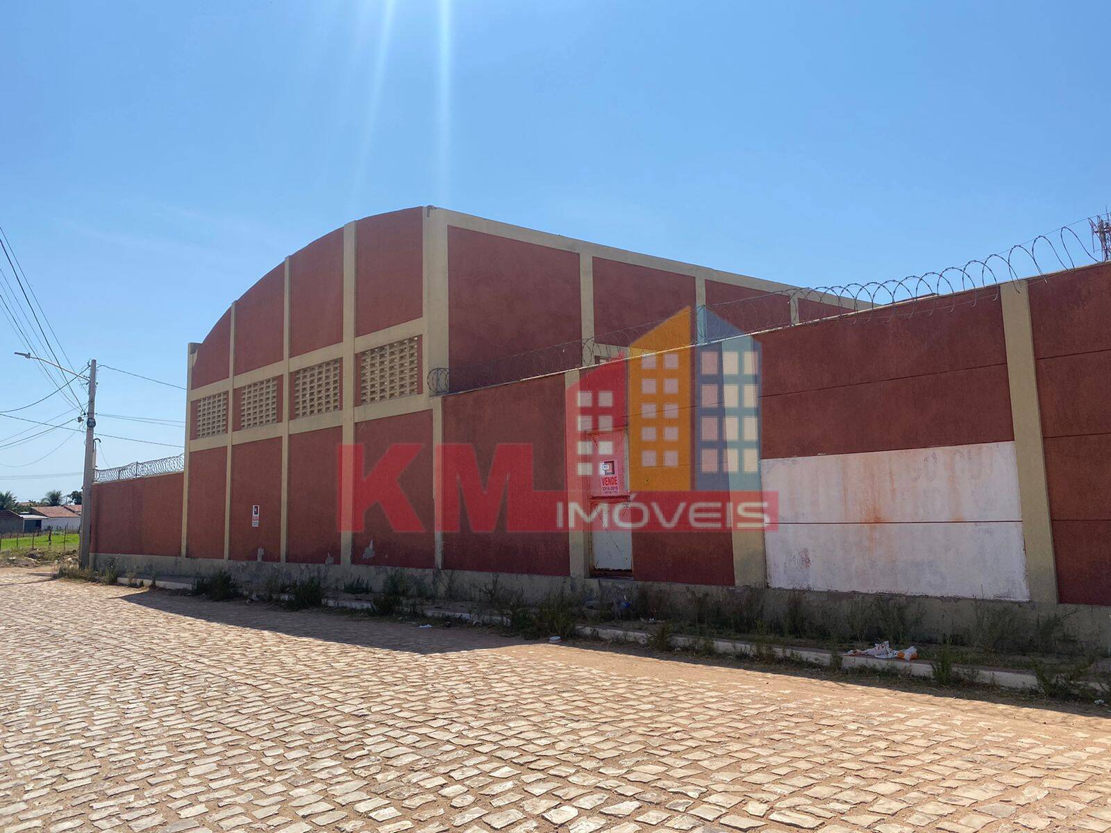 Prédio Inteiro à venda e aluguel, 900m² - Foto 1