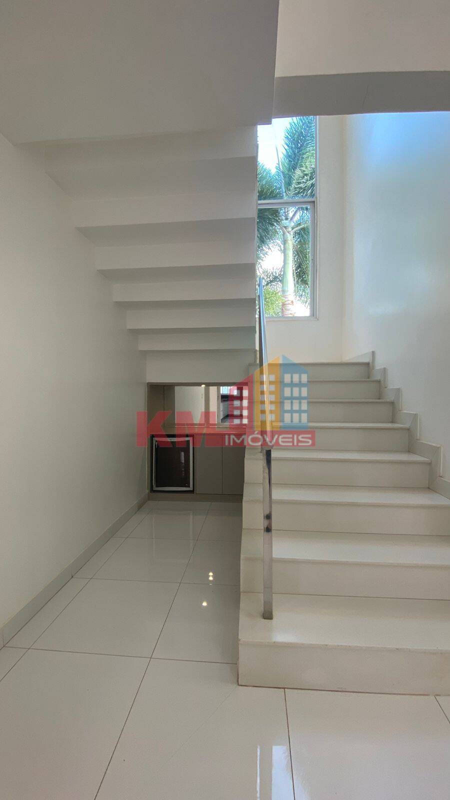 Casa de Condomínio à venda com 4 quartos, 271m² - Foto 4