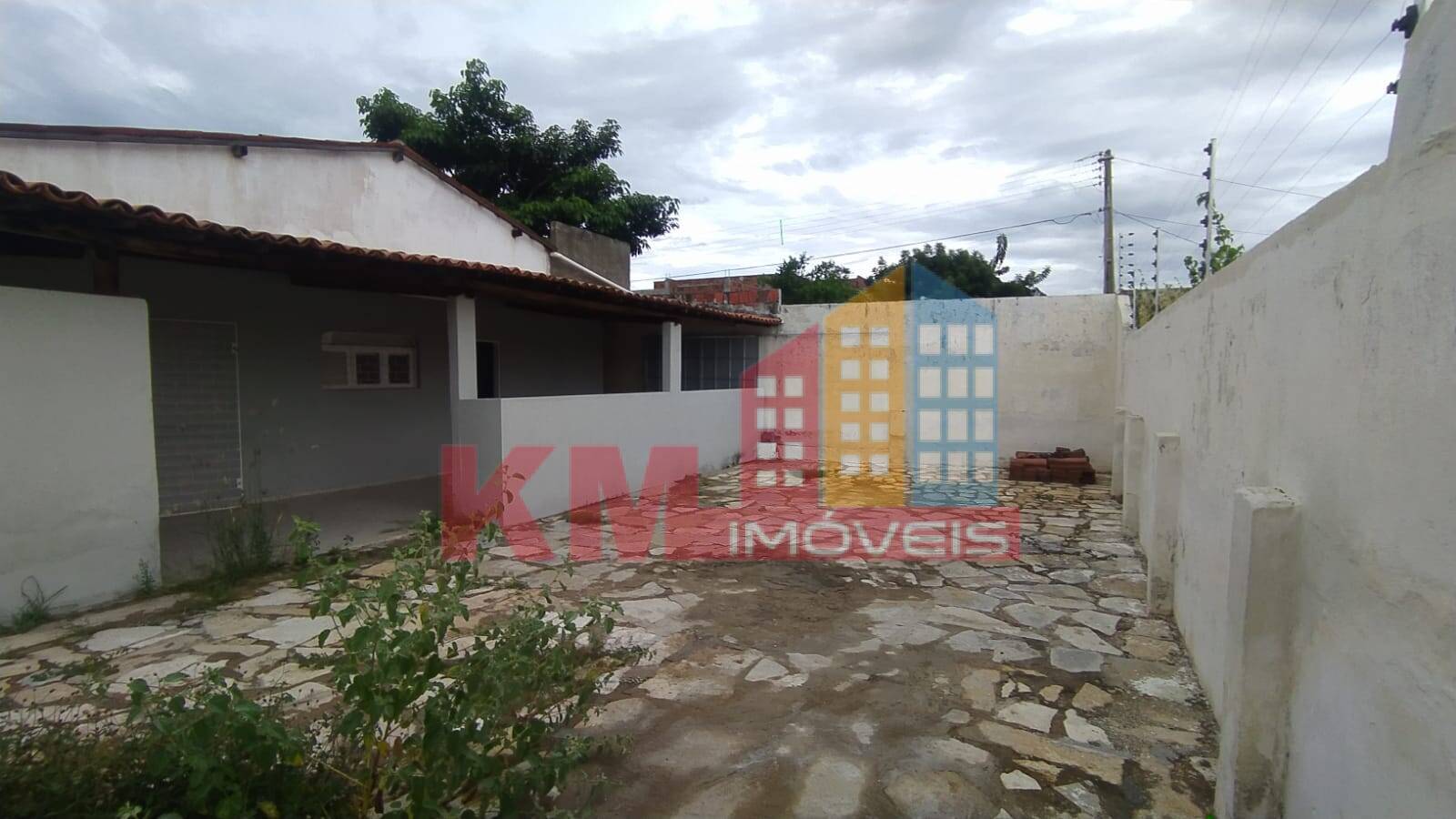 Casa à venda com 3 quartos, 1000m² - Foto 2