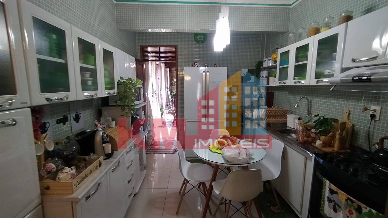 Casa à venda com 2 quartos, 240m² - Foto 8