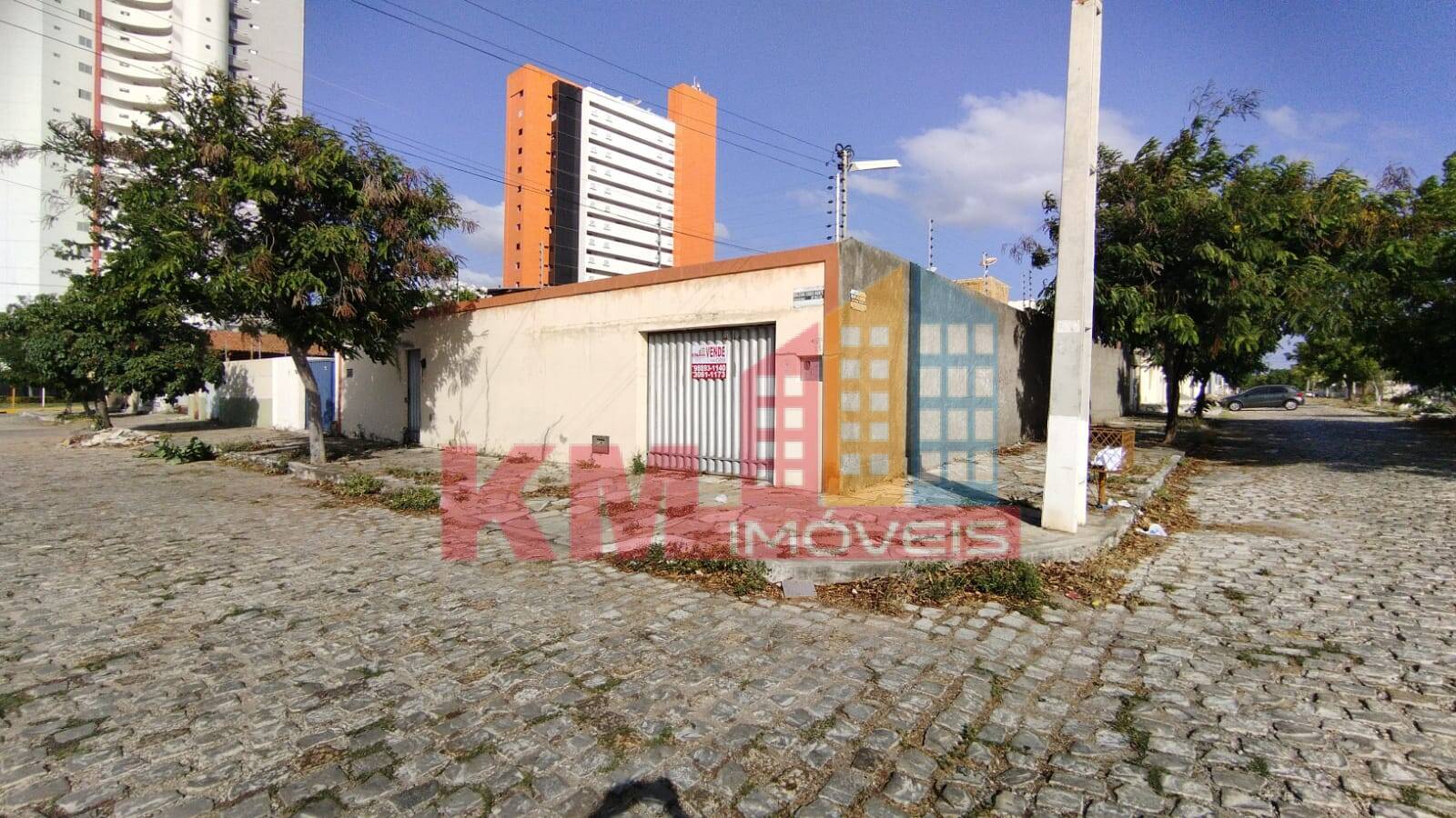 Casa à venda com 4 quartos, 1530m² - Foto 1