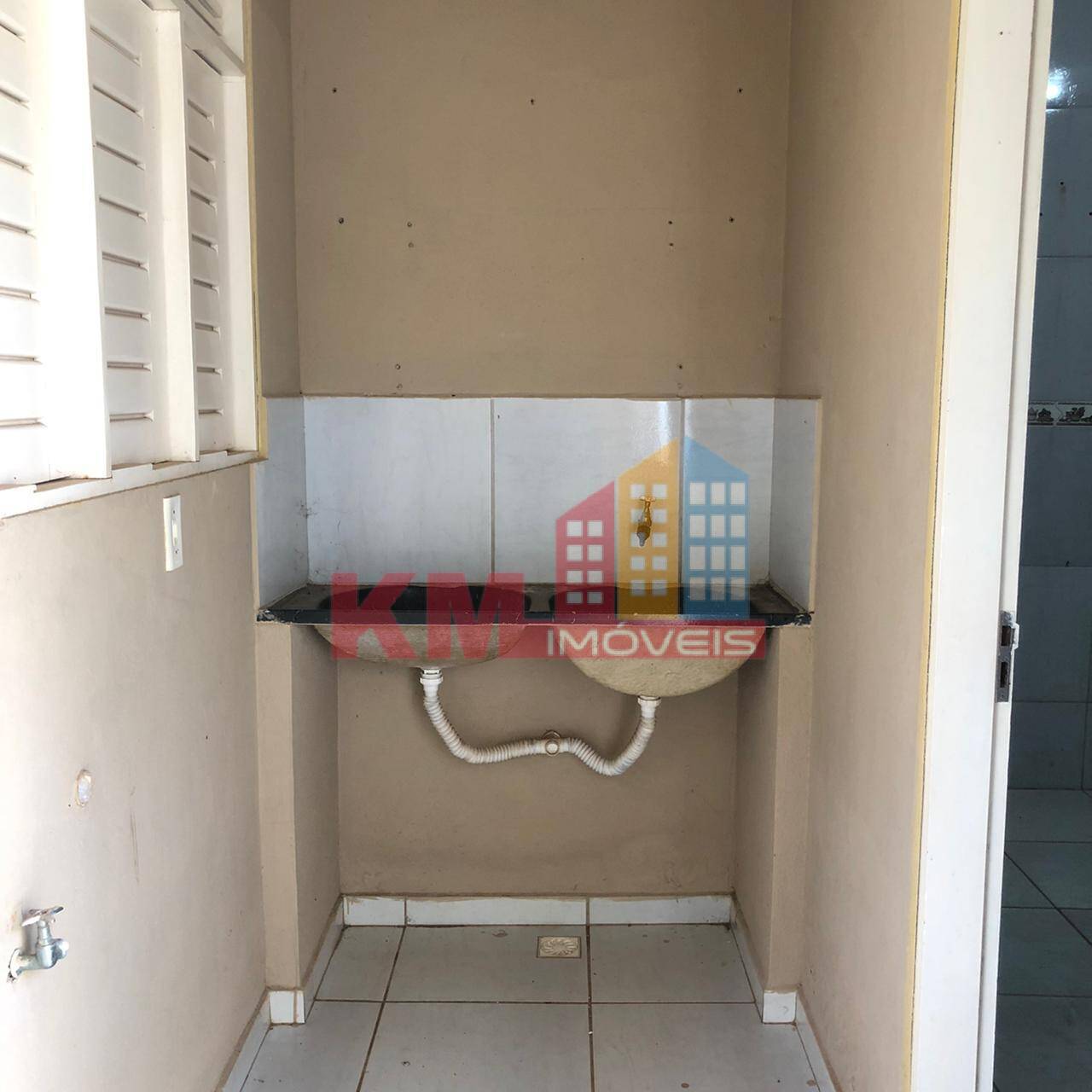 Casa à venda com 2 quartos, 70m² - Foto 14