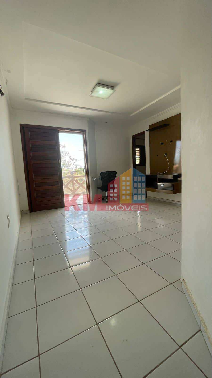 Casa à venda com 4 quartos, 200m² - Foto 4