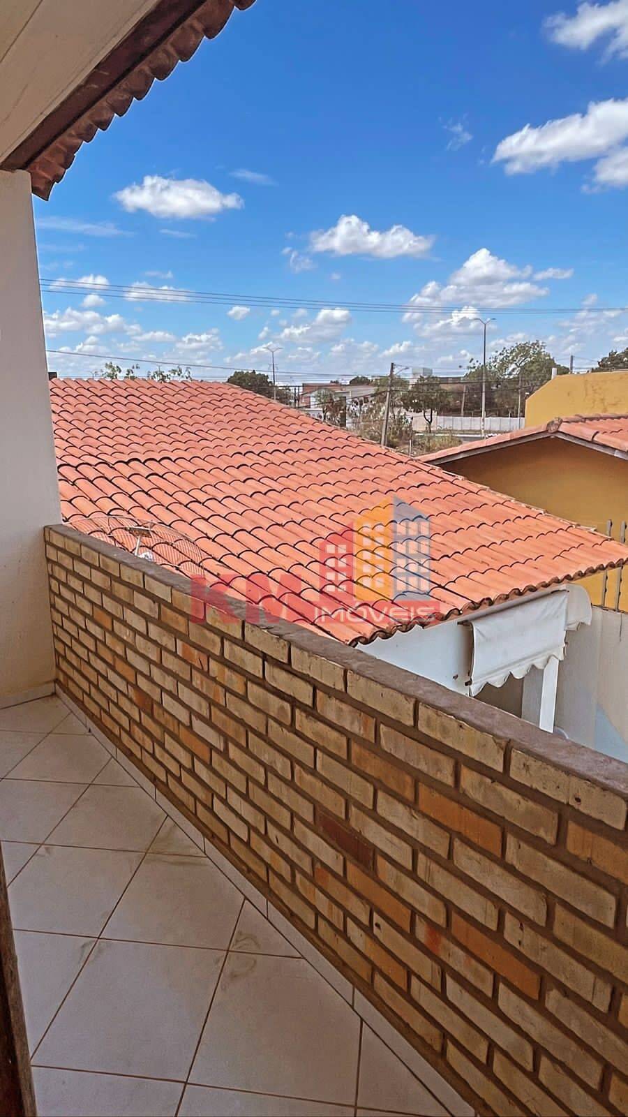 Casa à venda com 4 quartos, 200m² - Foto 26