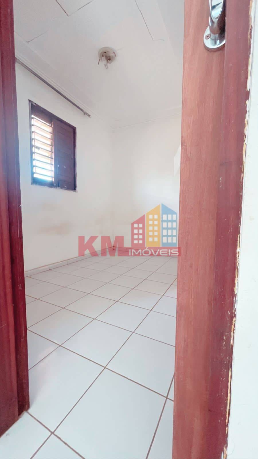 Casa à venda com 4 quartos, 200m² - Foto 14