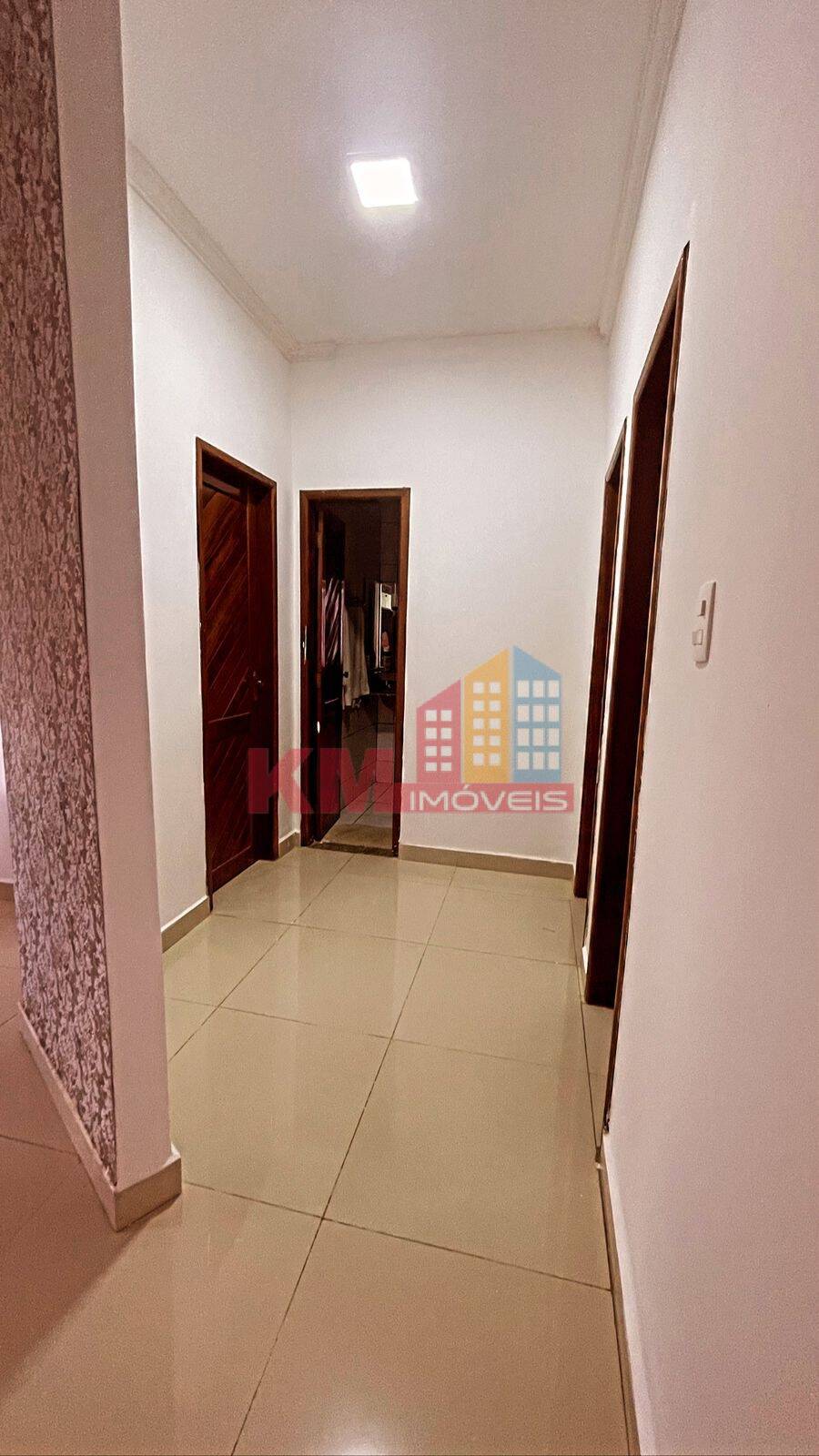 Casa à venda com 4 quartos, 200m² - Foto 11