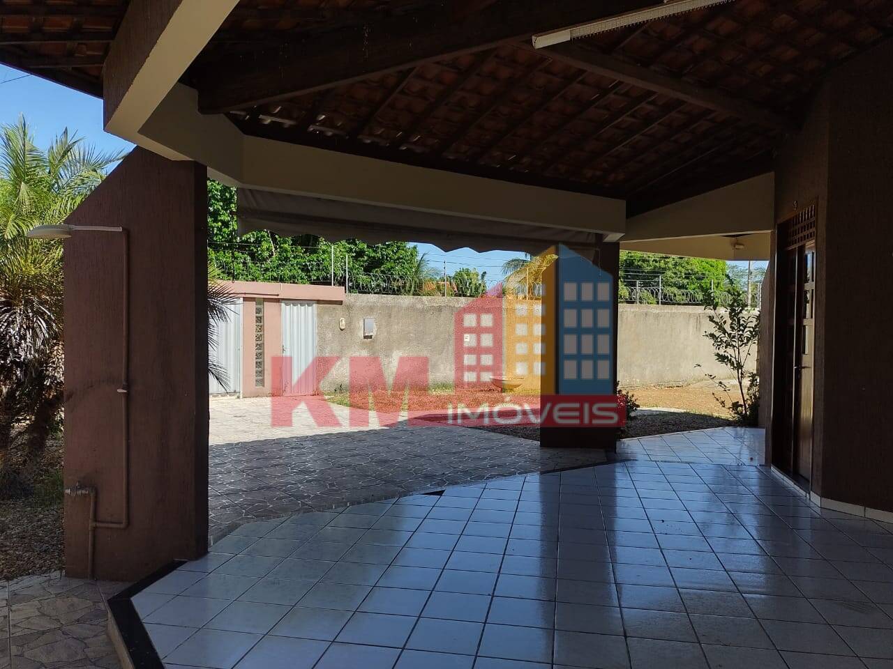 Casa à venda com 3 quartos, 360m² - Foto 4