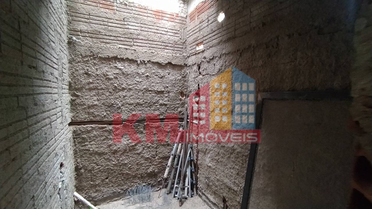 Casa à venda com 2 quartos, 200m² - Foto 22