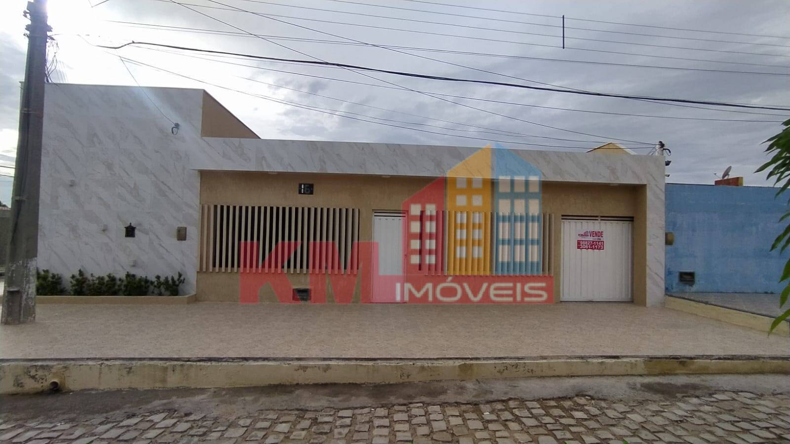 Casa à venda com 4 quartos, 250m² - Foto 1