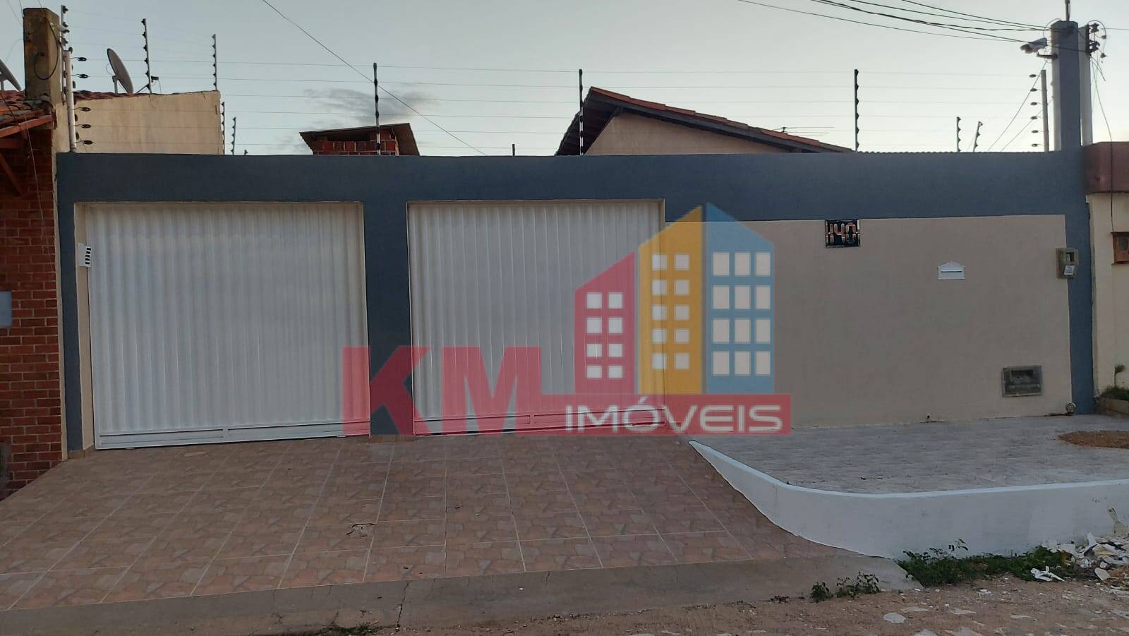 Casa à venda com 3 quartos, 999m² - Foto 1