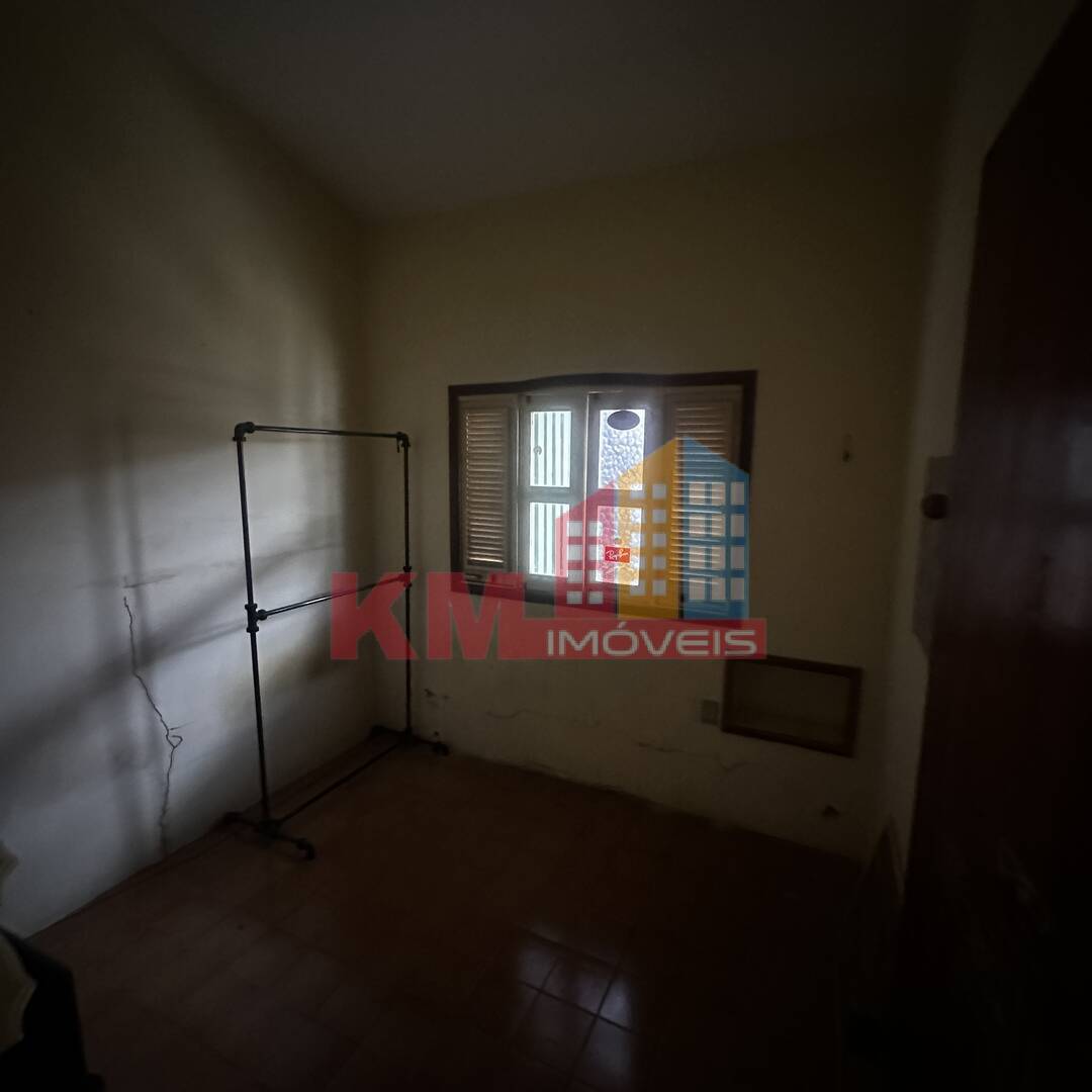 Casa à venda com 3 quartos, 245m² - Foto 14