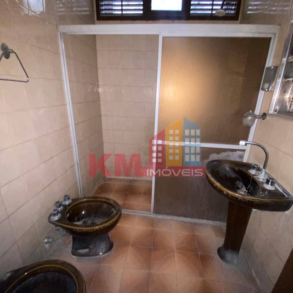 Casa à venda com 4 quartos, 270m² - Foto 13