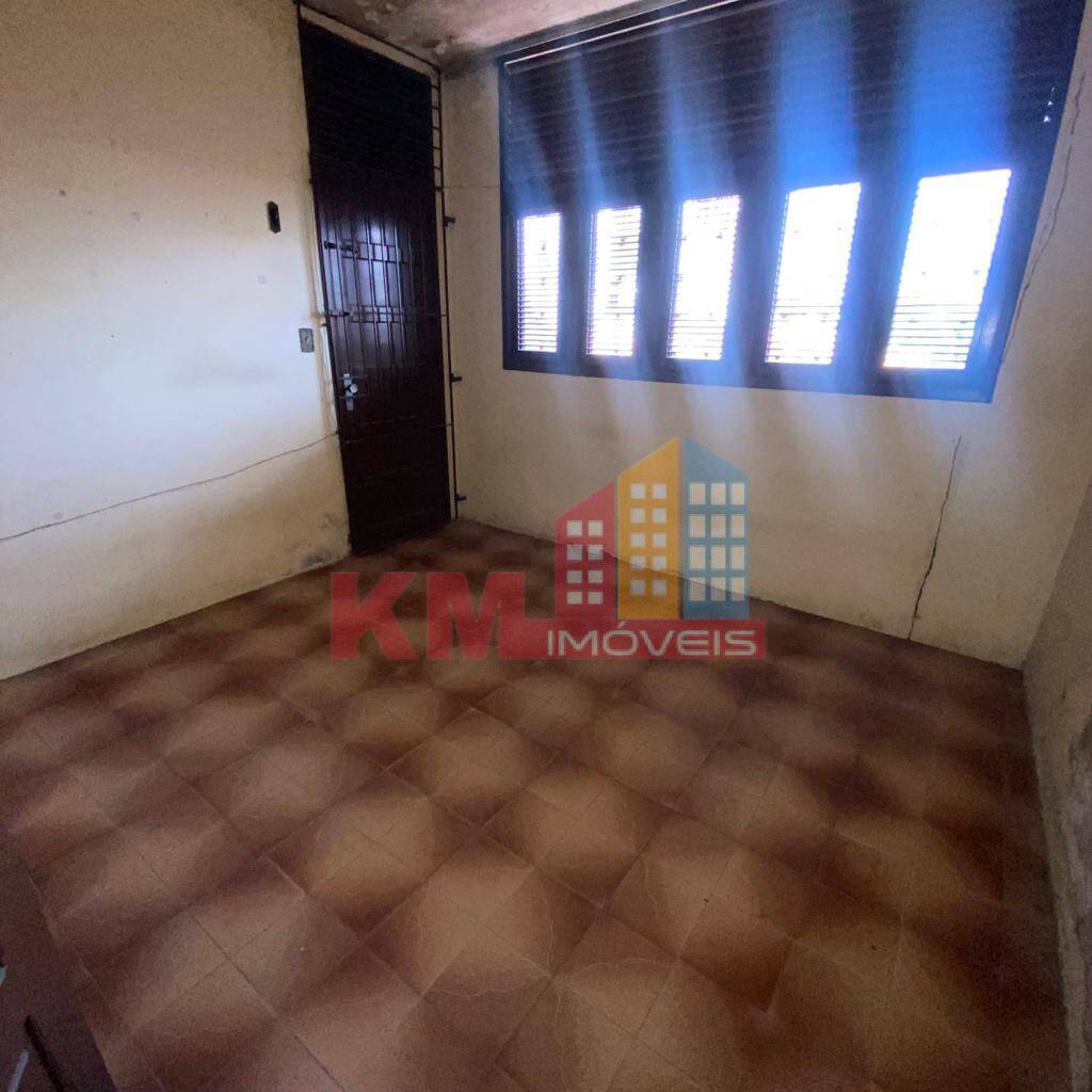 Casa à venda com 4 quartos, 270m² - Foto 9