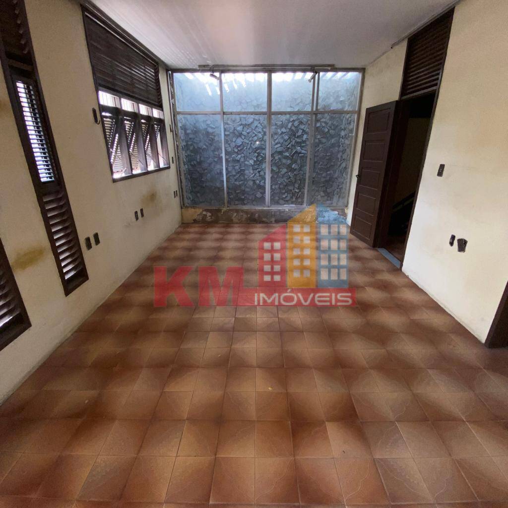 Casa à venda com 4 quartos, 270m² - Foto 10