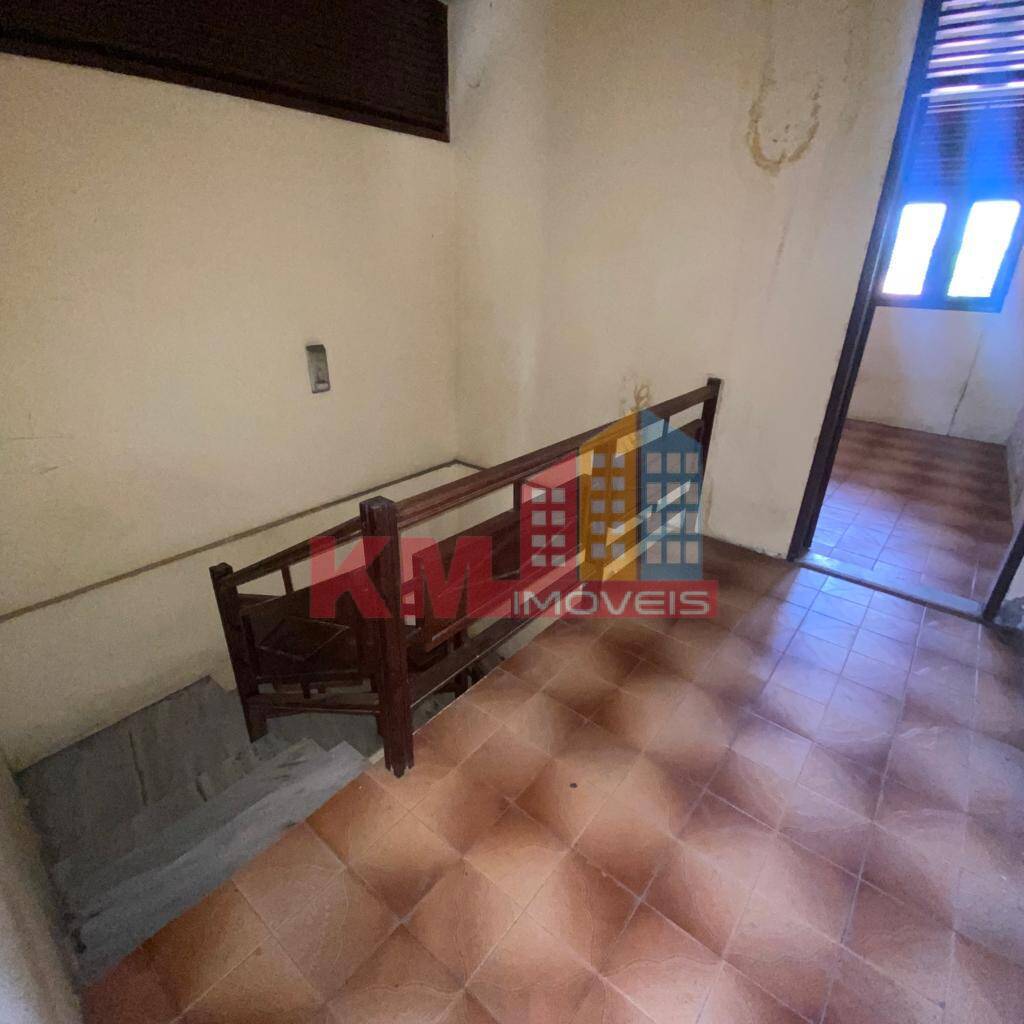 Casa à venda com 4 quartos, 270m² - Foto 11