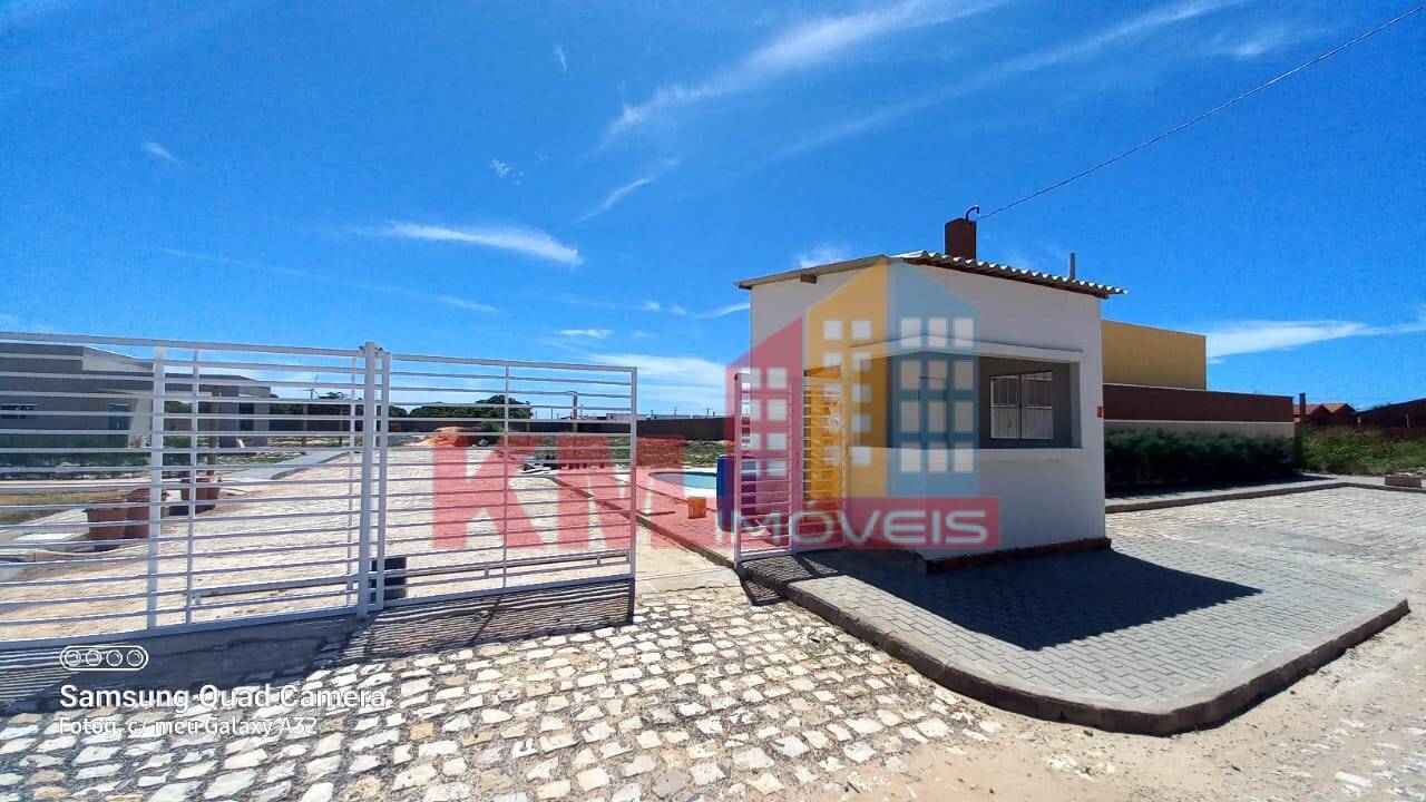 Casa de Condomínio à venda com 3 quartos, 200m² - Foto 2