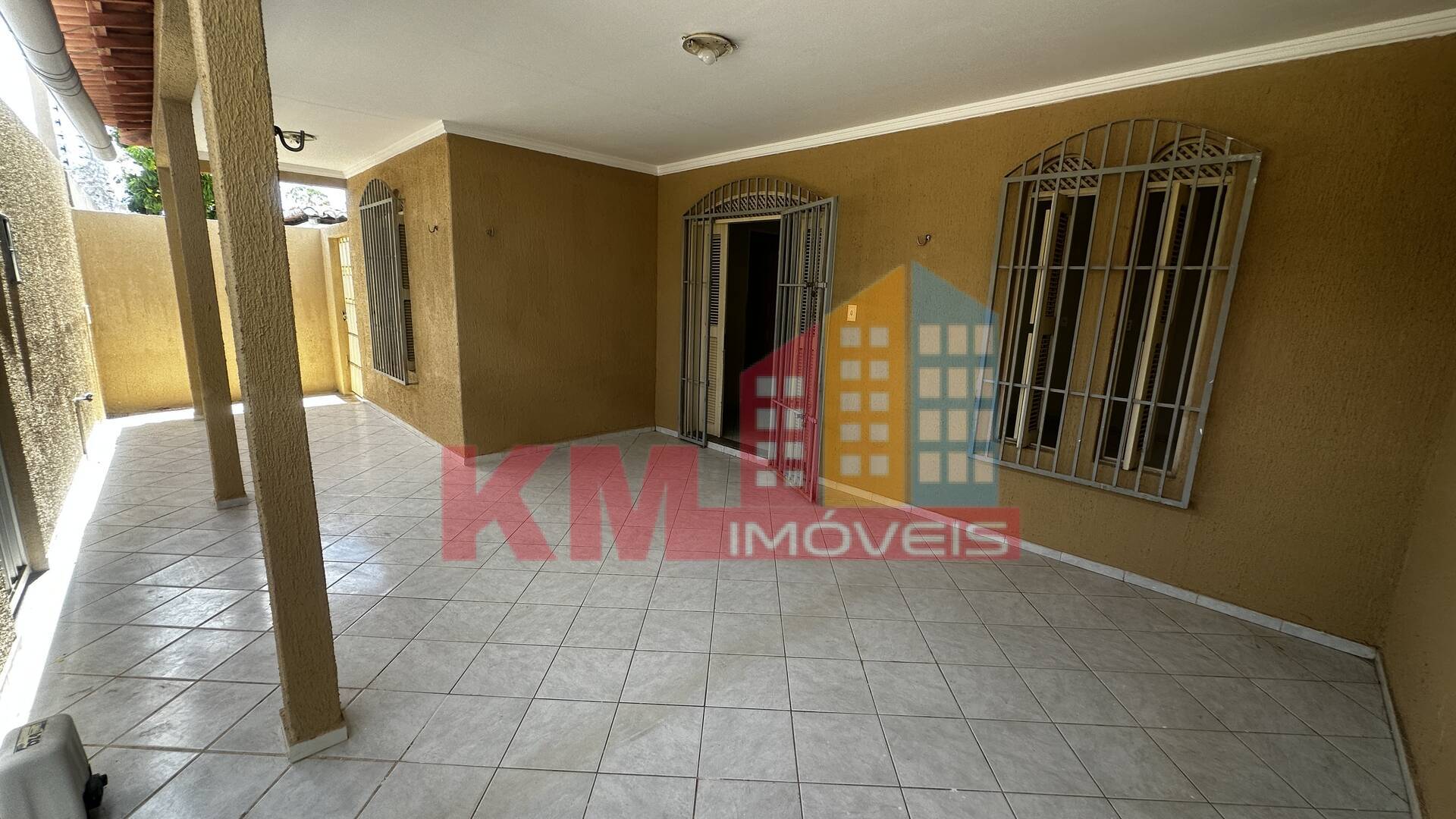 Casa à venda com 3 quartos, 140m² - Foto 2