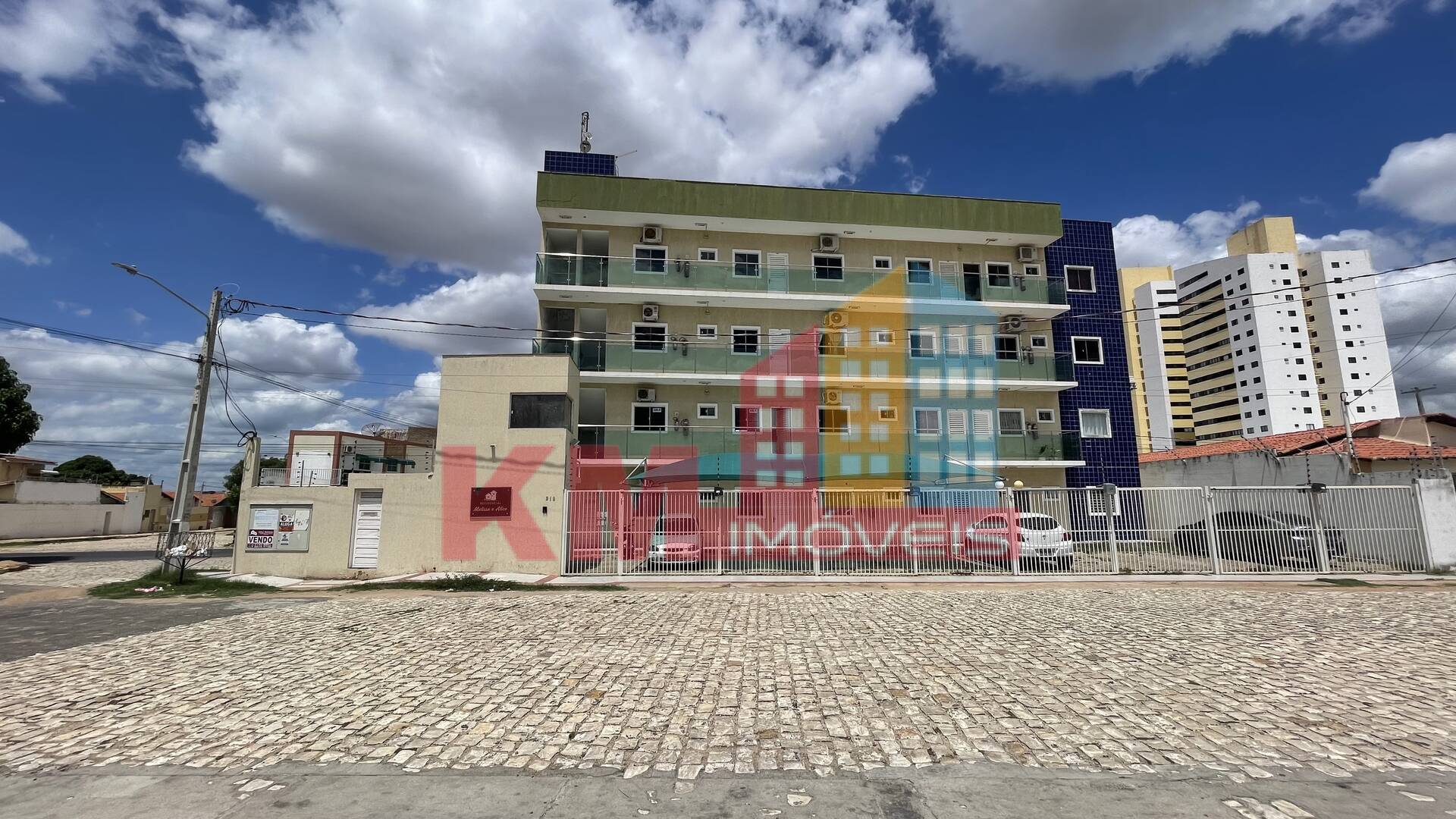 Apartamento à venda com 2 quartos, 999m² - Foto 1