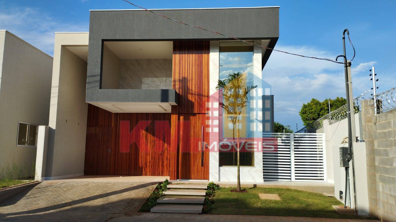 Casa de Condomínio à venda com 3 quartos, 118m² - Foto 1