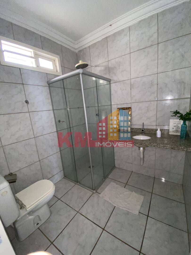 Casa para alugar com 5 quartos, 200m² - Foto 20