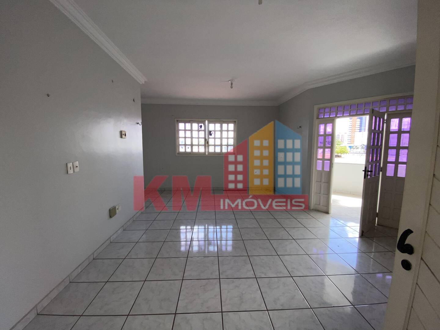 Casa para alugar com 5 quartos, 200m² - Foto 13