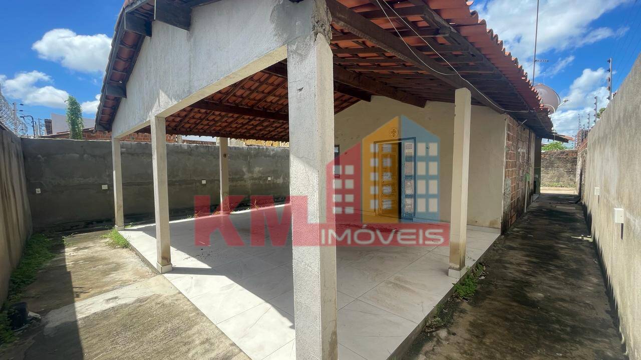 Casa à venda com 2 quartos, 300m² - Foto 3