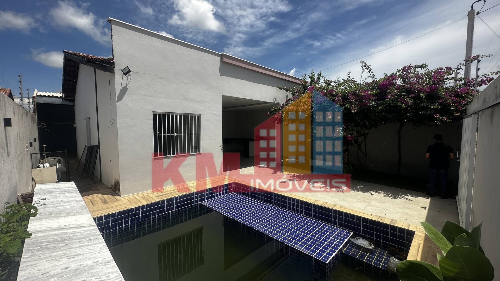 Casa à venda com 2 quartos, 170m² - Foto 1