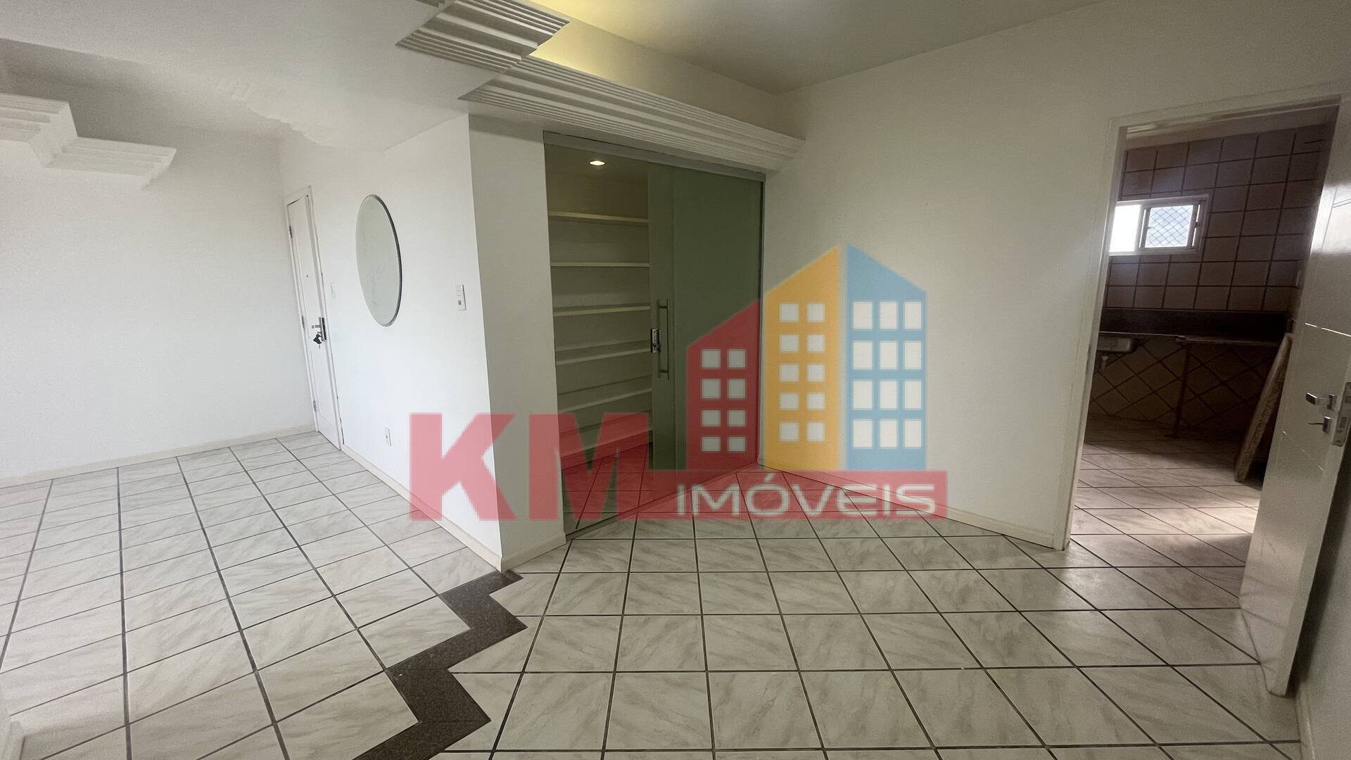 Apartamento à venda com 4 quartos, 126m² - Foto 2