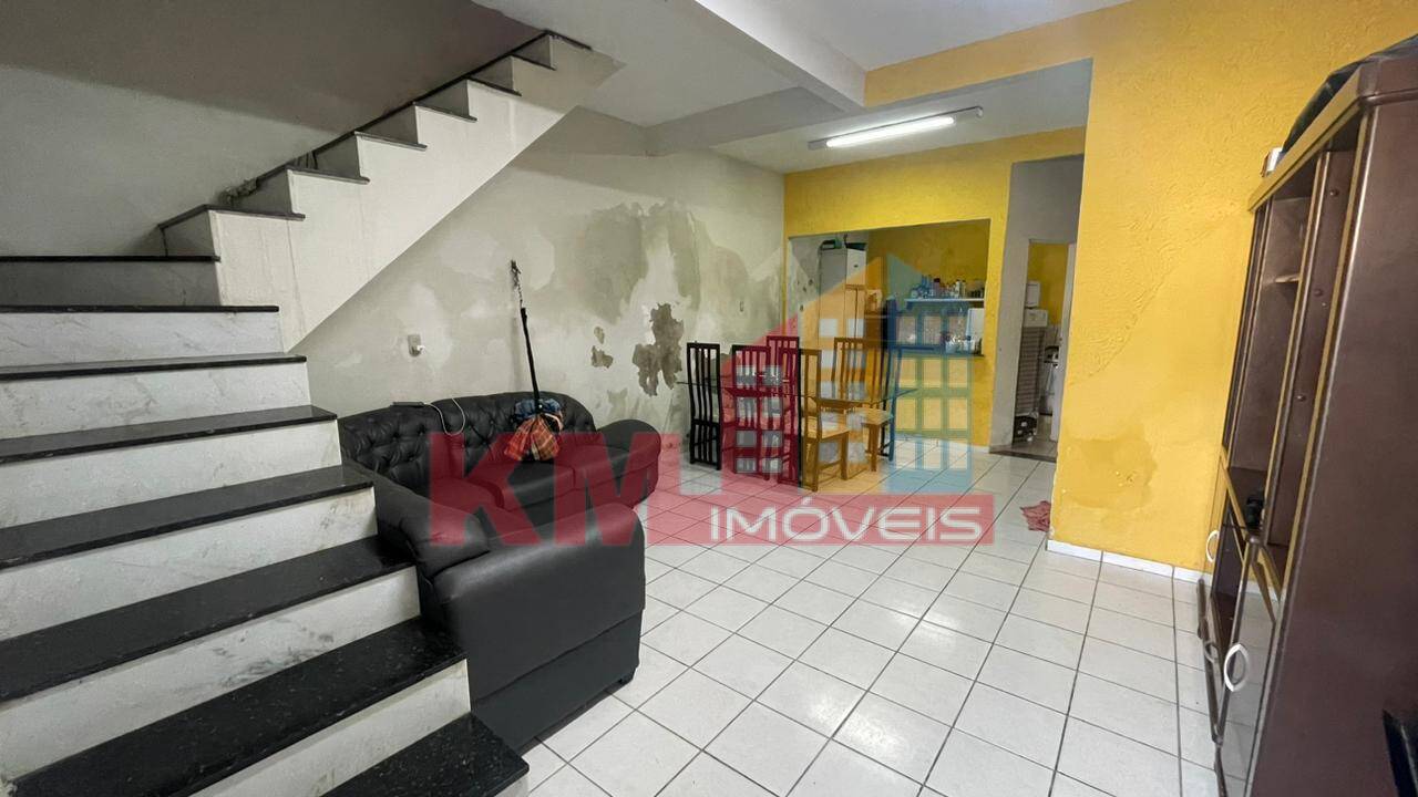 Casa à venda com 2 quartos, 95m² - Foto 2