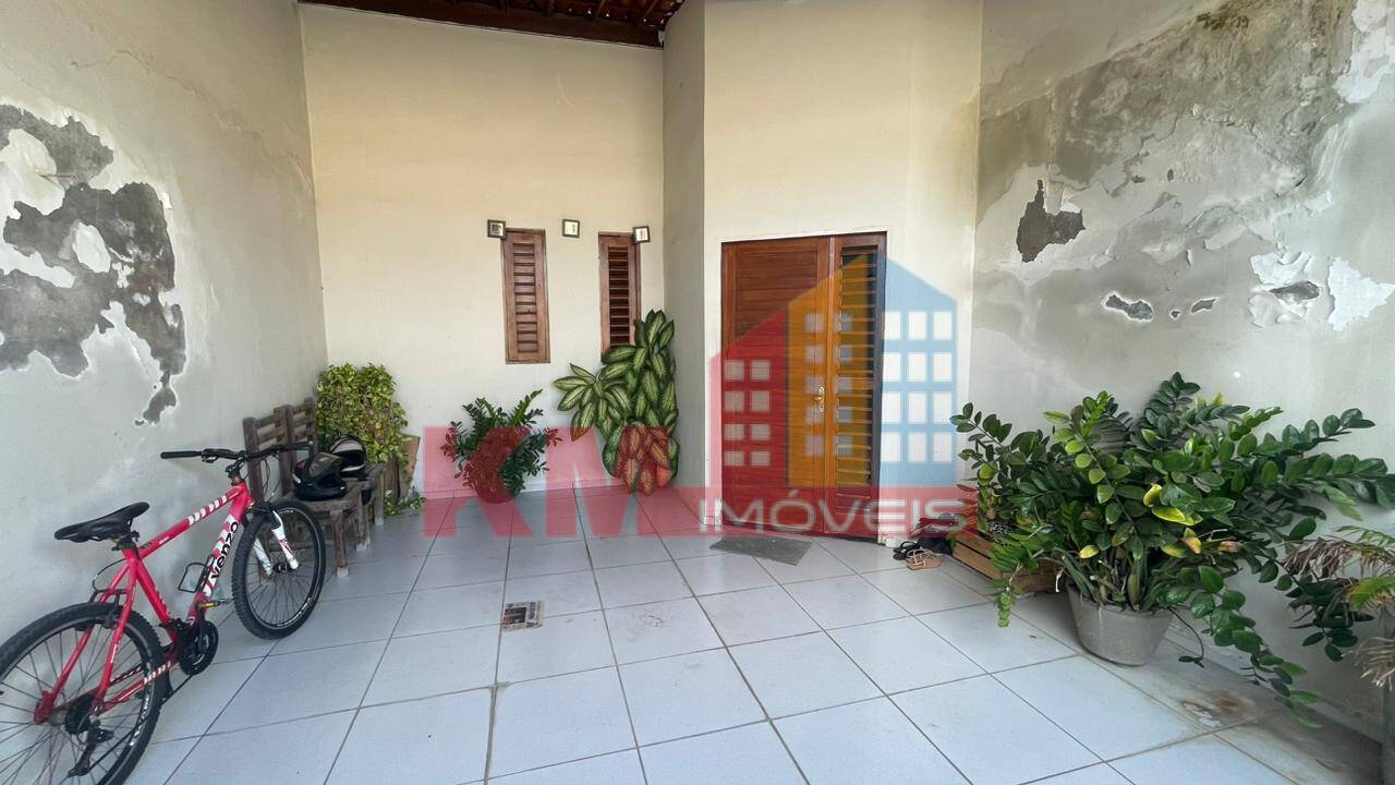 Casa à venda com 2 quartos, 95m² - Foto 1