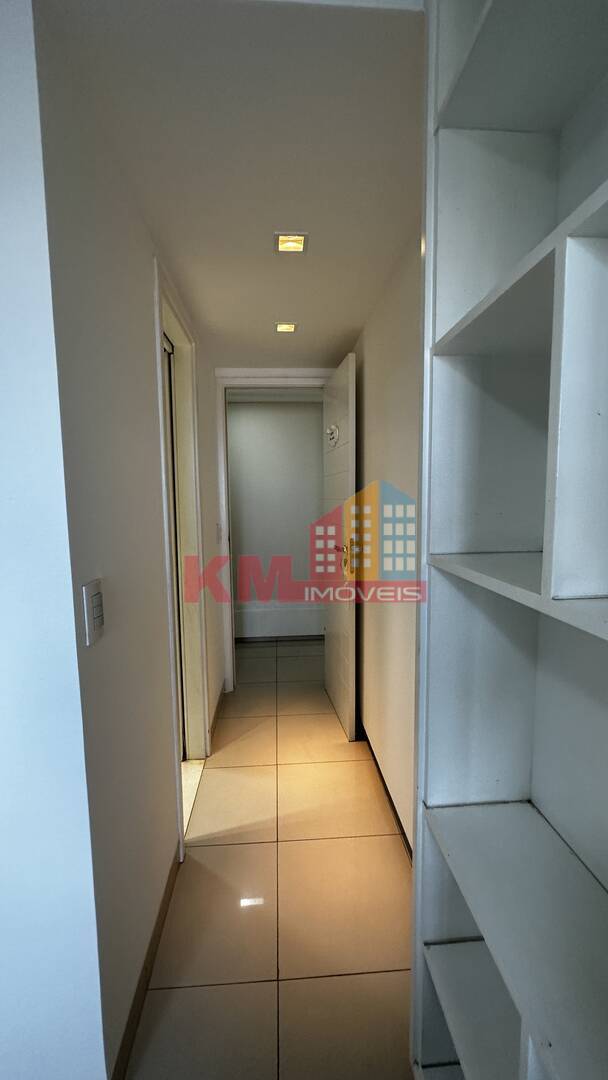 Apartamento à venda com 3 quartos, 200m² - Foto 5