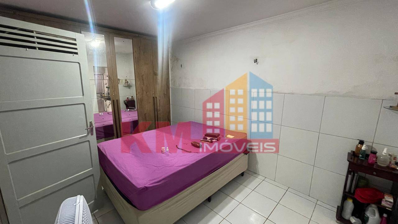 Casa à venda com 4 quartos, 250m² - Foto 4