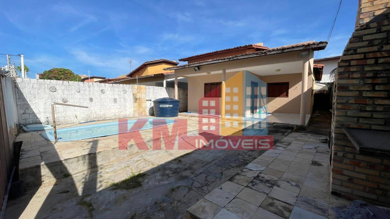 Casa à venda com 3 quartos, 100m² - Foto 1