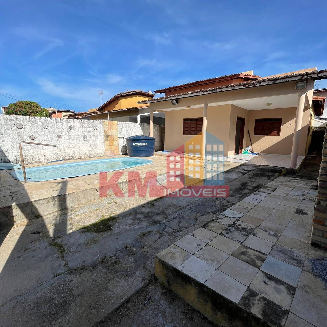 Casa à venda com 3 quartos, 100m² - Foto 2