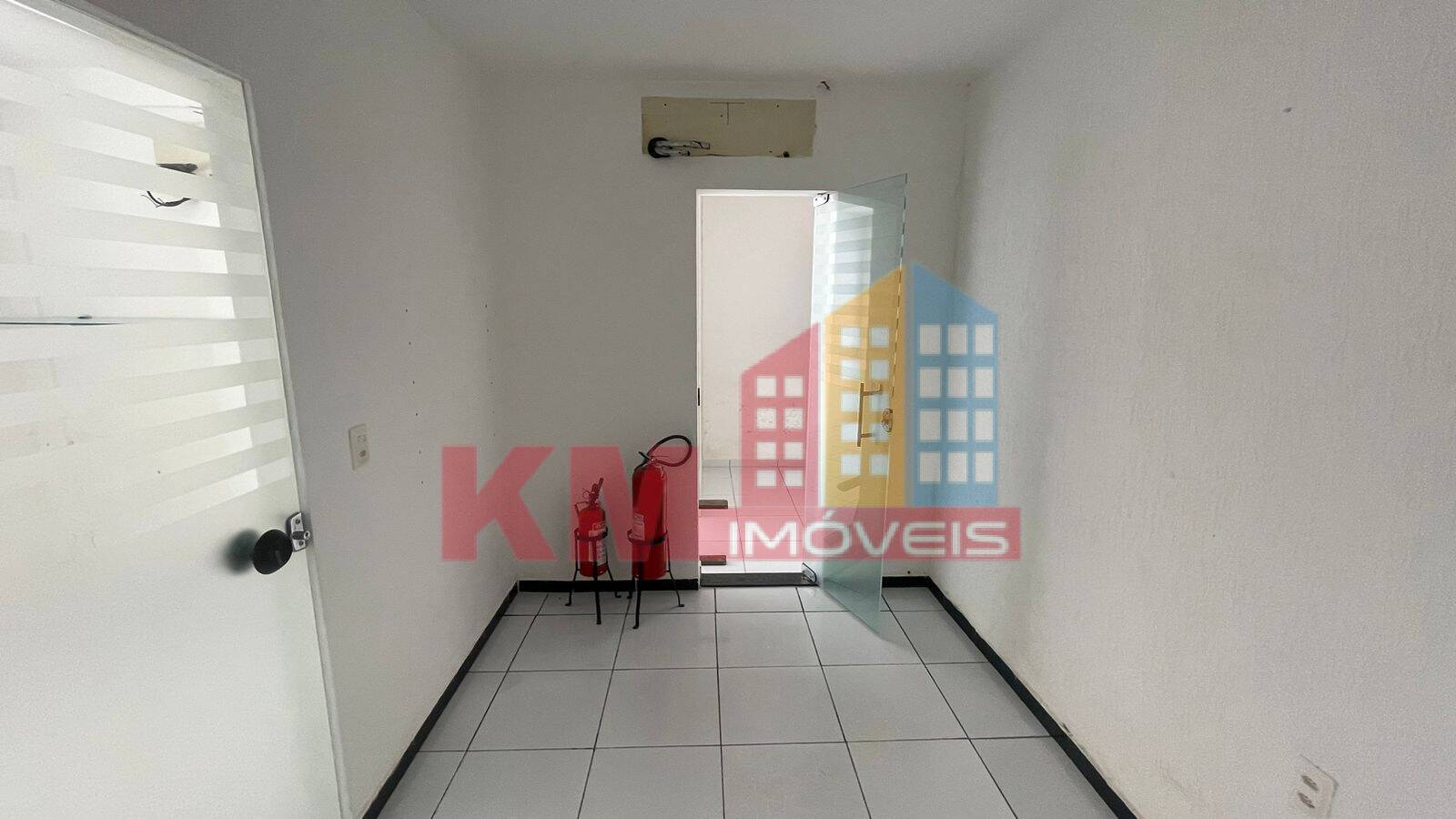 Casa à venda e aluguel com 3 quartos, 100m² - Foto 4