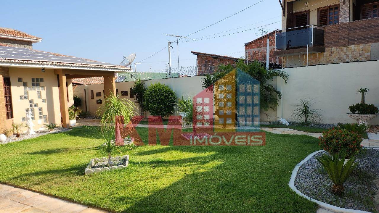 Casa à venda com 4 quartos, 250m² - Foto 4