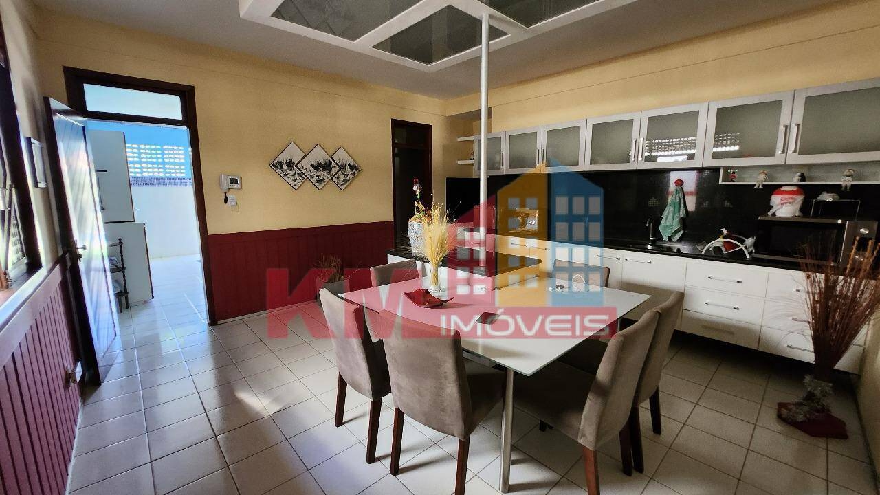 Casa à venda com 4 quartos, 250m² - Foto 25