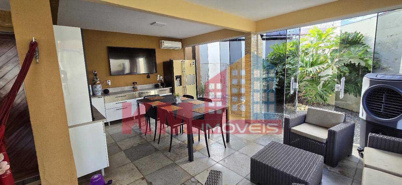 Casa à venda com 4 quartos, 250m² - Foto 35