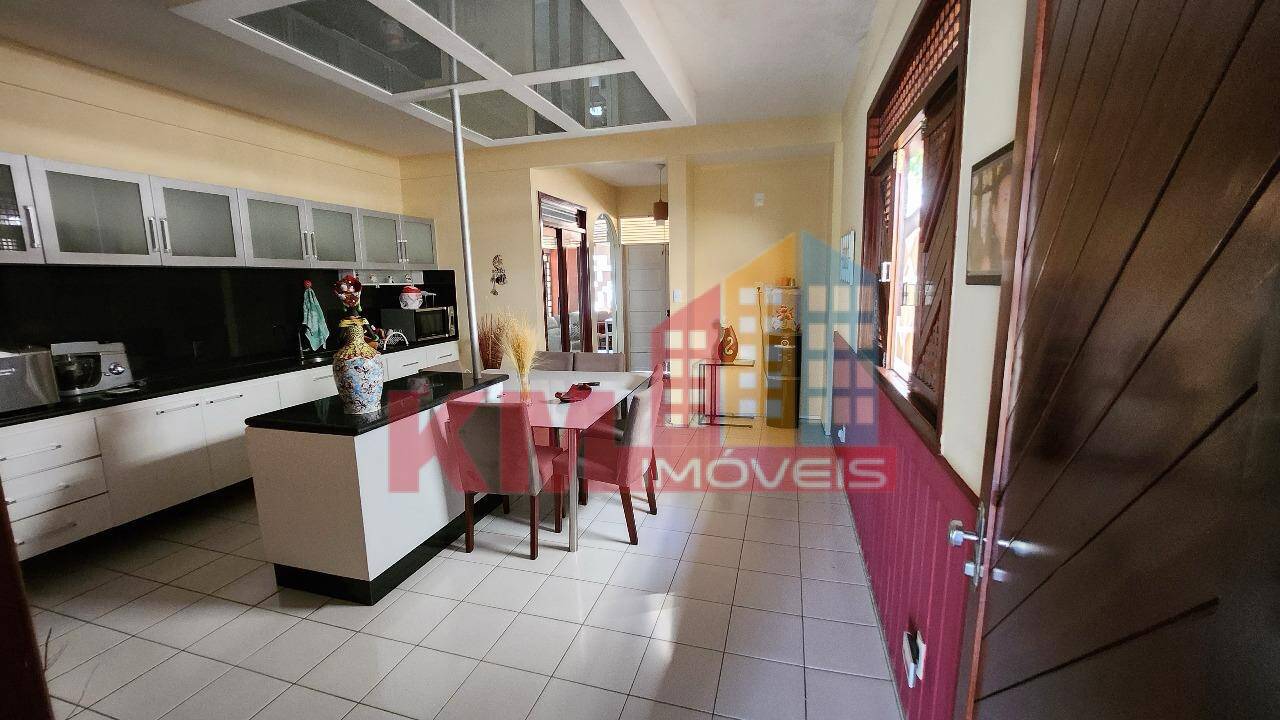 Casa à venda com 4 quartos, 250m² - Foto 24