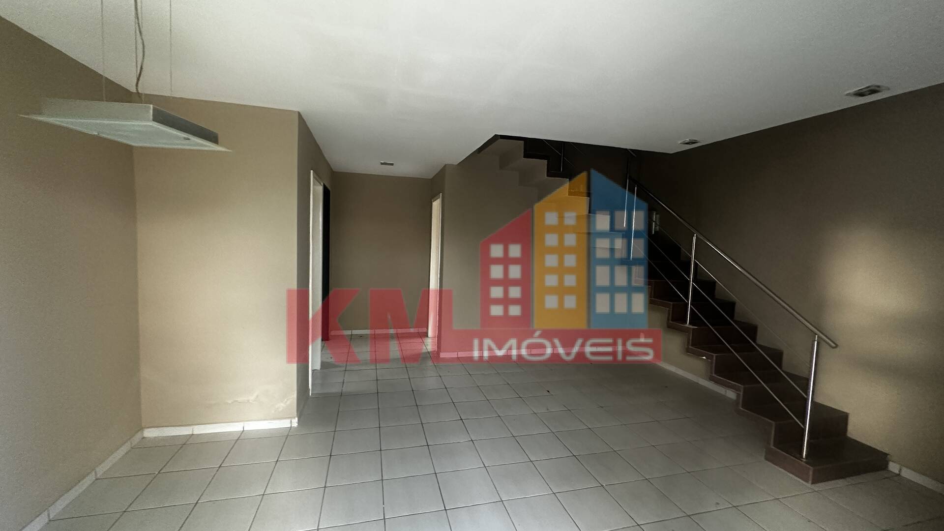 Casa à venda com 4 quartos, 180m² - Foto 3