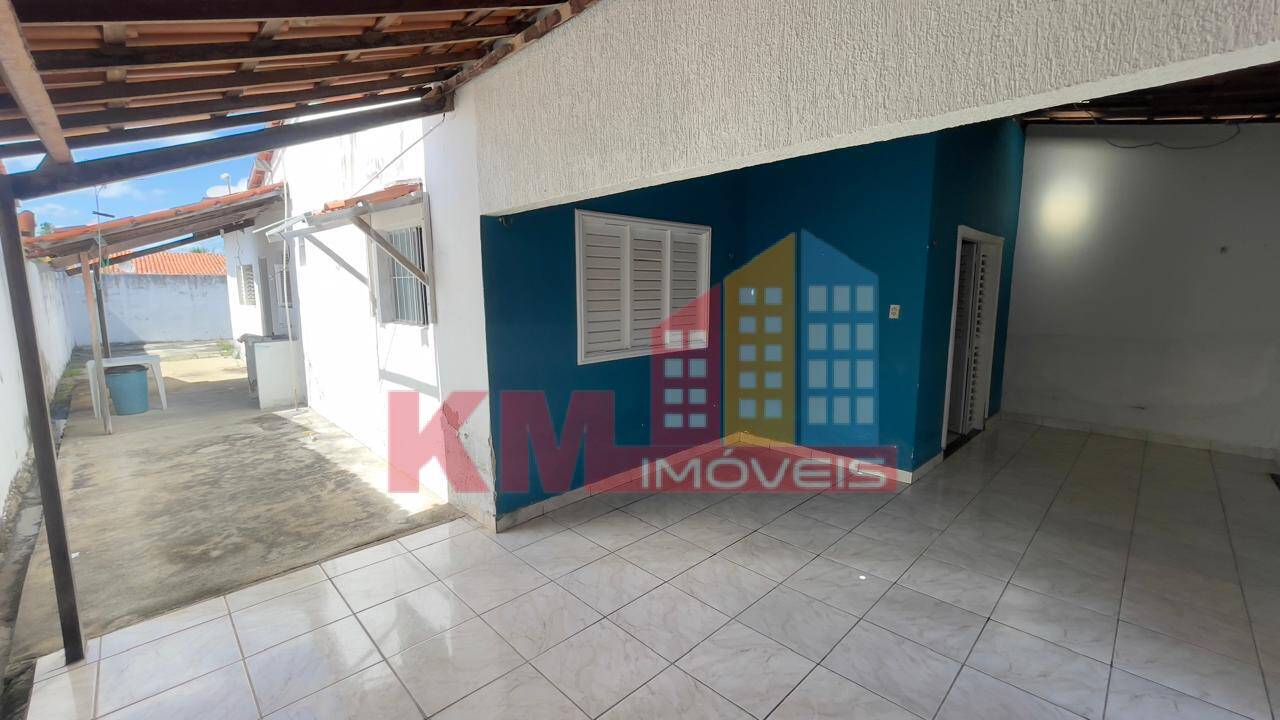 Casa à venda com 3 quartos, 105m² - Foto 1