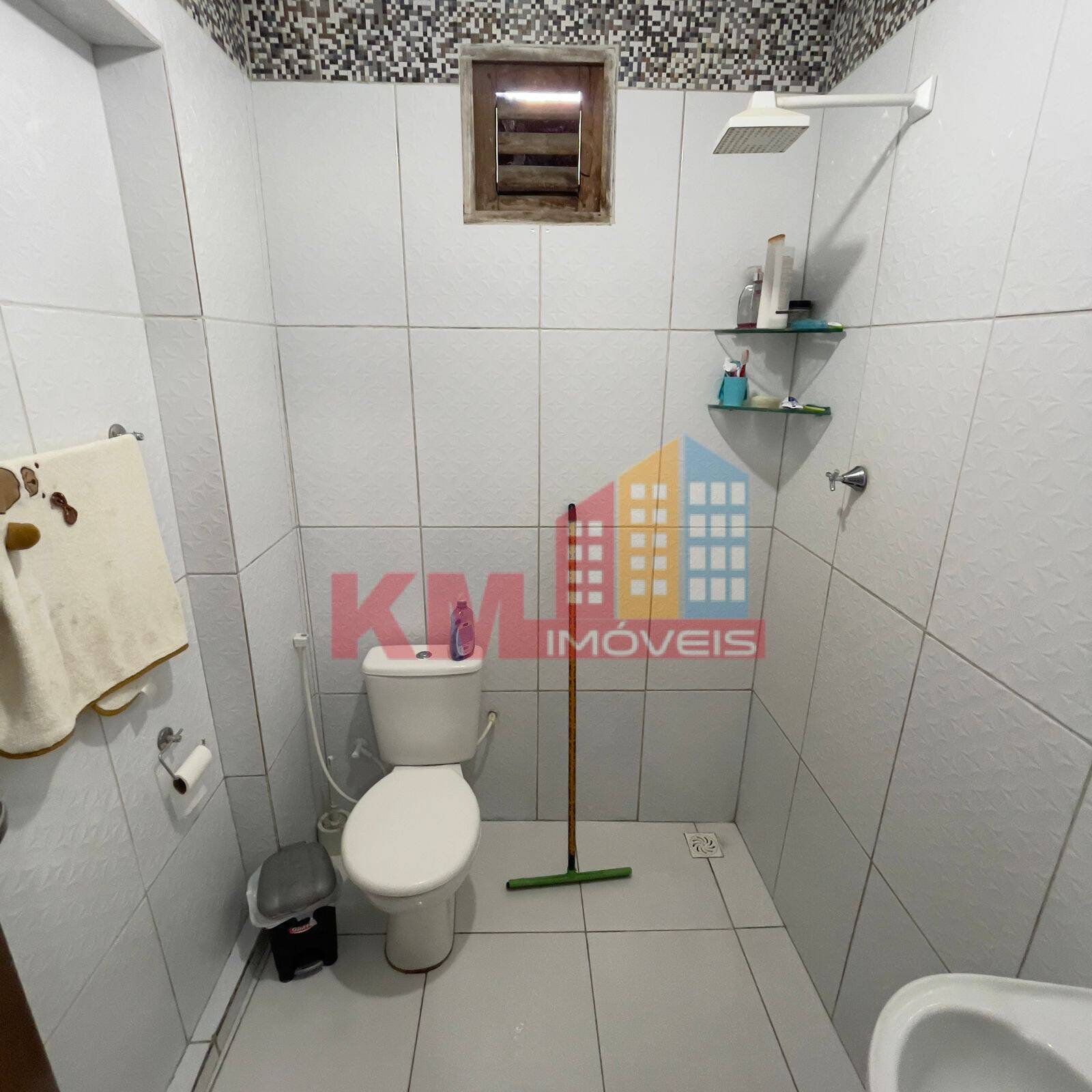 Casa à venda com 4 quartos, 999m² - Foto 4