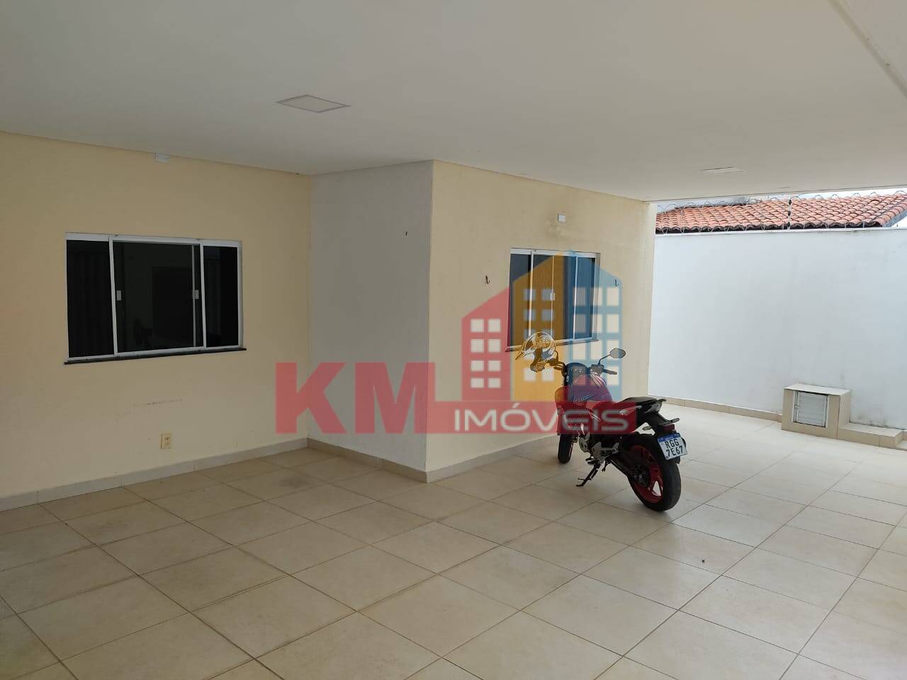 Casa à venda com 4 quartos, 205m² - Foto 2